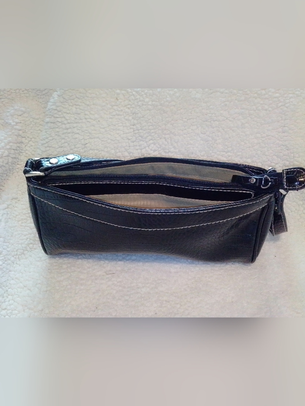 Croc-Embossed Glossy Black Wristlet Clutch - Picture 3 of 7